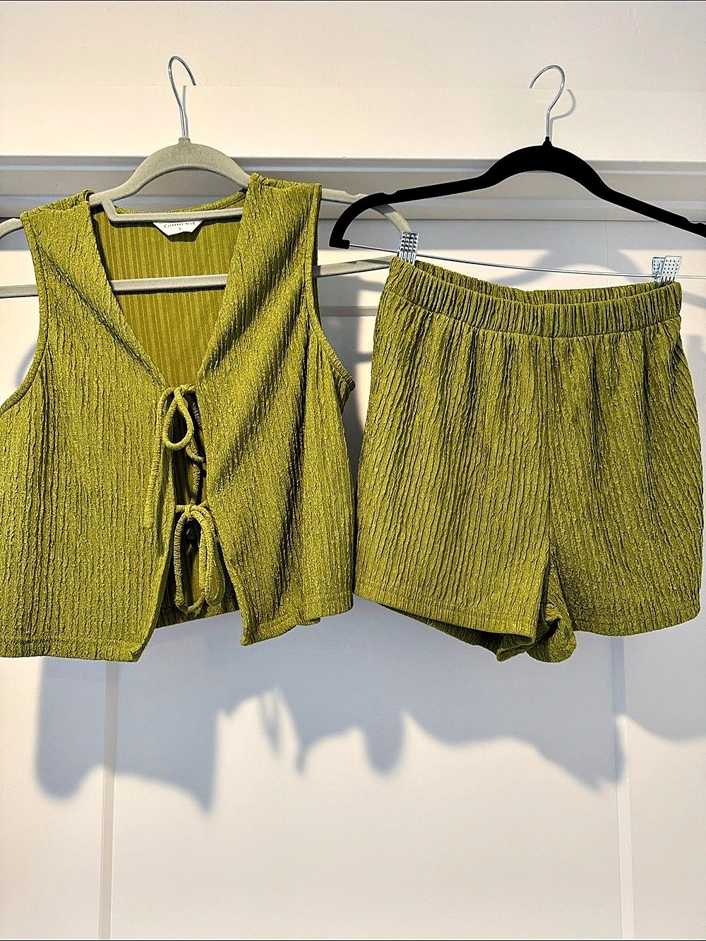CINNAMONSE Green Two-Piece Romper Set Like New